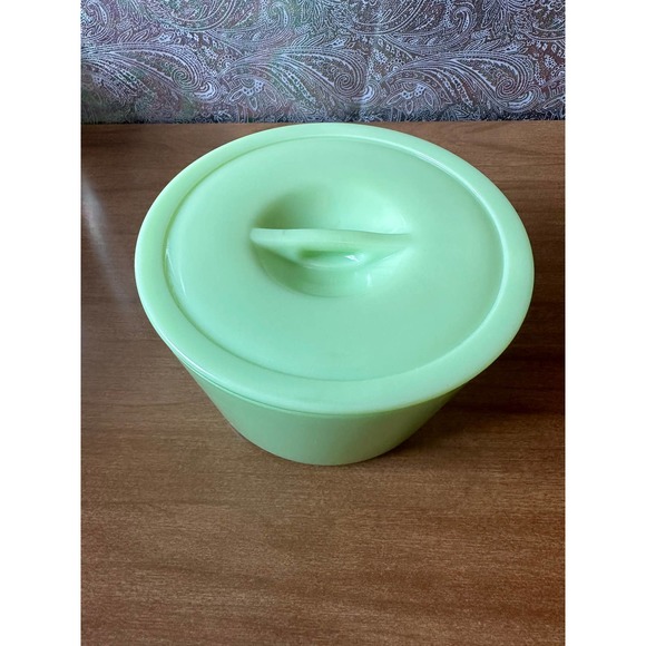 1930s Jeannette jadeite bowl with lid - Picture 9 of 10